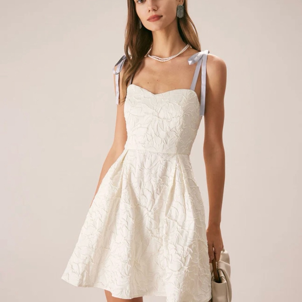 Elegant White Floral Dress